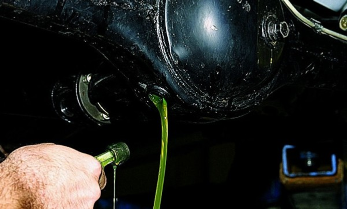 Полная замена масла на ВАЗ 21213 во всех агрегатах Полная замена масла на ВАЗ 21213 во всех агрегатах