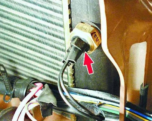 Как самостоятельно проверить и заменить ДТОЖ на ВАЗ 2107 Как самостоятельно проверить и заменить ДТОЖ на ВАЗ 2107