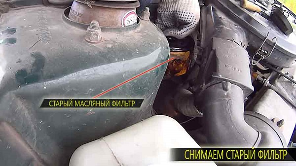 Меняем самостоятельно моторное масло и фильтр на «восьмерке»