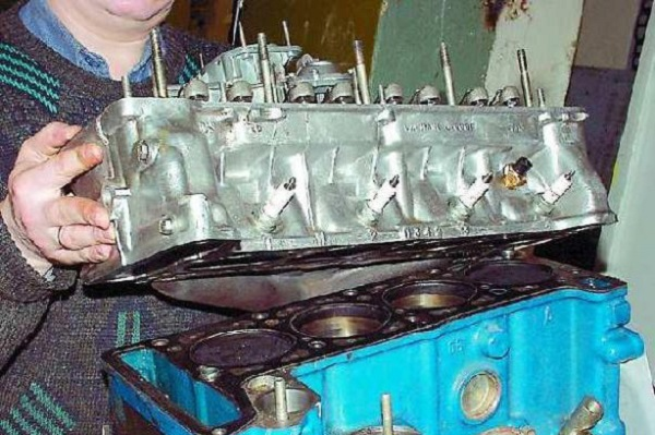 Как самостоятельно заменить прокладку ГБЦ на ВАЗ 2107 Как самостоятельно заменить прокладку ГБЦ на ВАЗ 2107