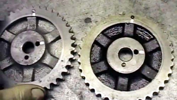 Проверяем и меняем цепь ГРМ на ВАЗ 2106 Проверяем и меняем цепь ГРМ на ВАЗ 2106