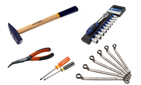 Проверяем и меняем цепь ГРМ на ВАЗ 2106 Проверяем и меняем цепь ГРМ на ВАЗ 2106