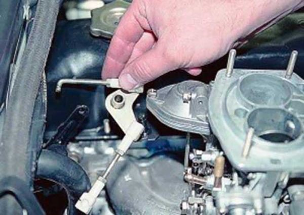 Проверяем и меняем цепь ГРМ на ВАЗ 2106 Проверяем и меняем цепь ГРМ на ВАЗ 2106