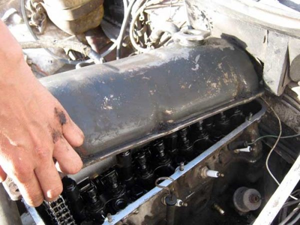 Проверяем и меняем цепь ГРМ на ВАЗ 2106 Проверяем и меняем цепь ГРМ на ВАЗ 2106