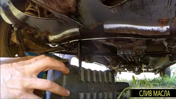 Меняем самостоятельно моторное масло на Шевроле Нива Меняем самостоятельно моторное масло на Шевроле Нива