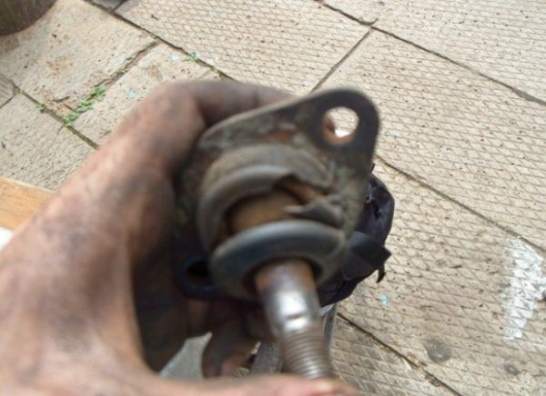 Диагностика и ремонт шаровых опор ВАЗ 2106 Диагностика и ремонт шаровых опор ВАЗ 2106