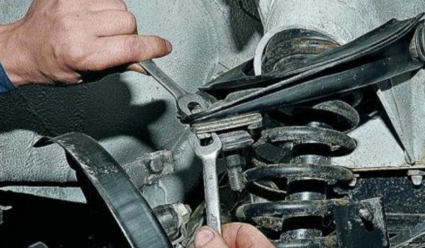 Диагностика и ремонт шаровых опор ВАЗ 2106 Диагностика и ремонт шаровых опор ВАЗ 2106