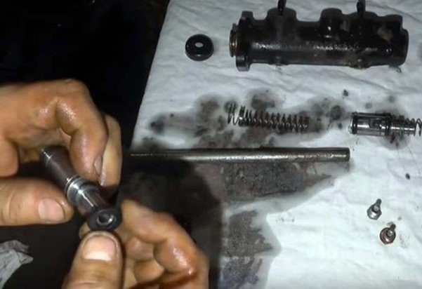 Ремонтируем своими руками главный тормозной цилиндр ВАЗ 2107