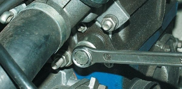 Ремонт цепного привода ГРМ на ВАЗ 2101 Ремонт цепного привода ГРМ на ВАЗ 2101