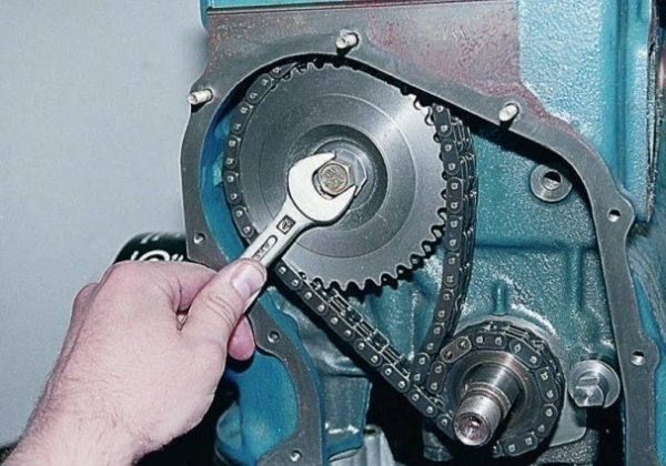 Ремонт цепного привода ГРМ на ВАЗ 2101 Ремонт цепного привода ГРМ на ВАЗ 2101