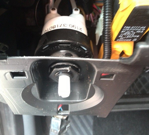 Не работает гидрокорректор фар на Лада Гранта: ремонт или замена