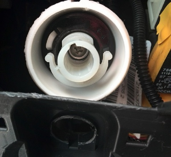 Не работает гидрокорректор фар на Лада Гранта: ремонт или замена