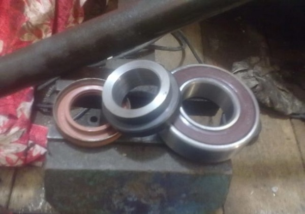 Как поменять подшипник полуоси на Нива Шевроле Как поменять подшипник полуоси на Нива Шевроле