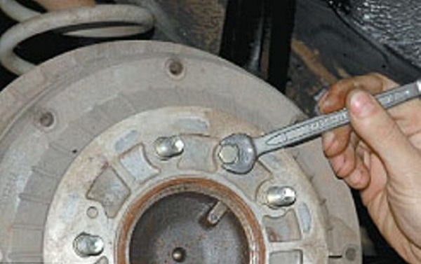 Как поменять подшипник полуоси на Нива Шевроле Как поменять подшипник полуоси на Нива Шевроле