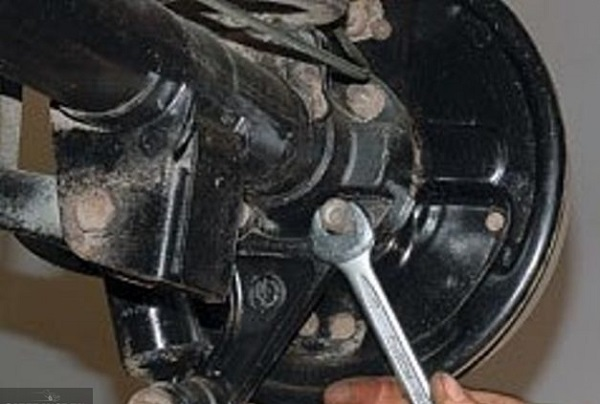 Как поменять подшипник полуоси на Нива Шевроле Как поменять подшипник полуоси на Нива Шевроле