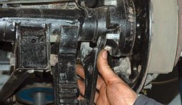 Как поменять подшипник полуоси на Нива Шевроле Как поменять подшипник полуоси на Нива Шевроле