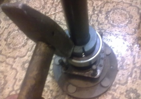 Как поменять подшипник полуоси на Нива Шевроле Как поменять подшипник полуоси на Нива Шевроле