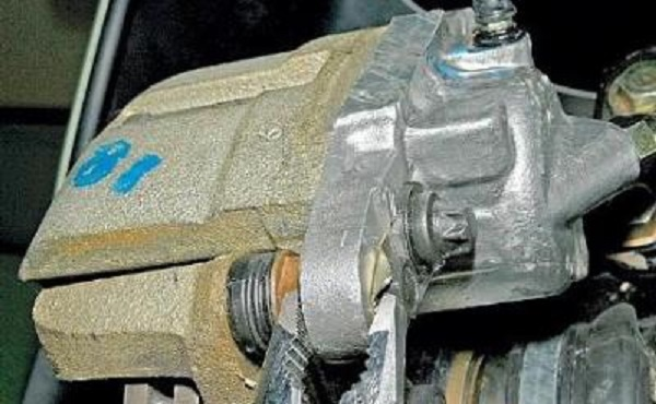 Замена тормозных колодок Лада Ларгус Замена тормозных колодок Лада Ларгус