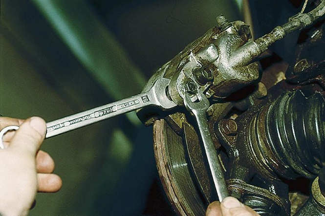 Замена тормозных колодок Лада Ларгус Замена тормозных колодок Лада Ларгус