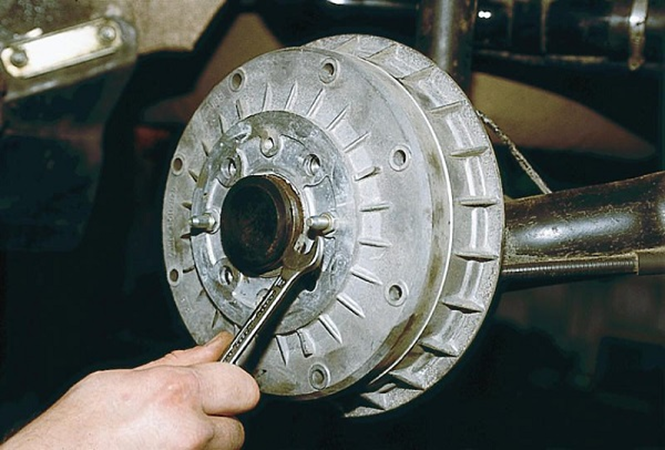 Замена тормозных колодок Лада Ларгус Замена тормозных колодок Лада Ларгус