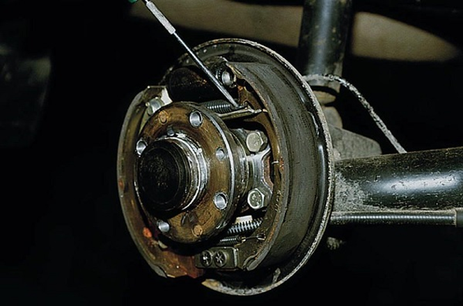 Замена тормозных колодок Лада Ларгус Замена тормозных колодок Лада Ларгус