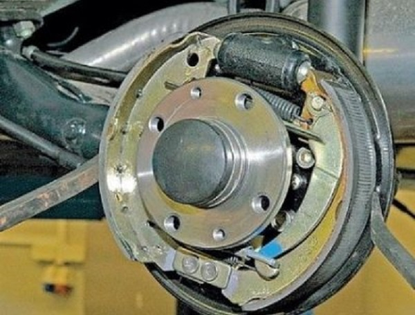 Замена тормозных колодок Лада Ларгус Замена тормозных колодок Лада Ларгус