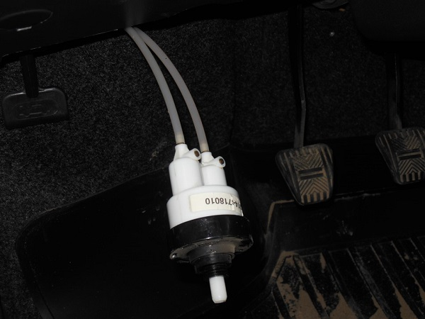 Гидрокорректор фар ВАЗ 2114: устройство и ремонт