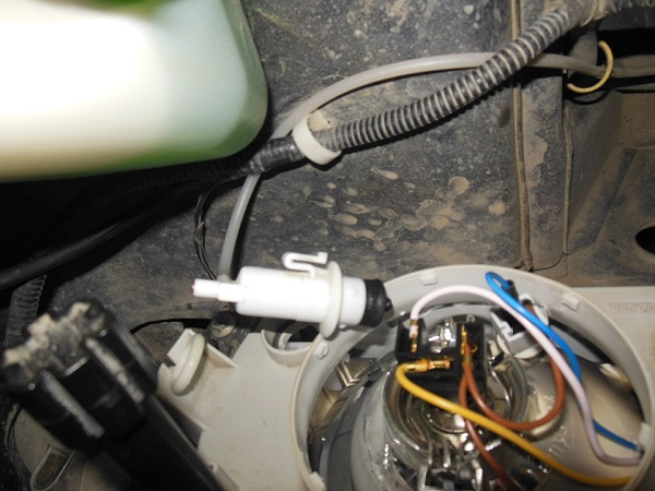 Гидрокорректор фар ВАЗ 2114: устройство и ремонт