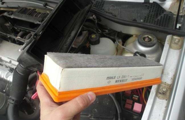 Как заменить воздушный фильтр на Лада Ларгус в домашних условиях