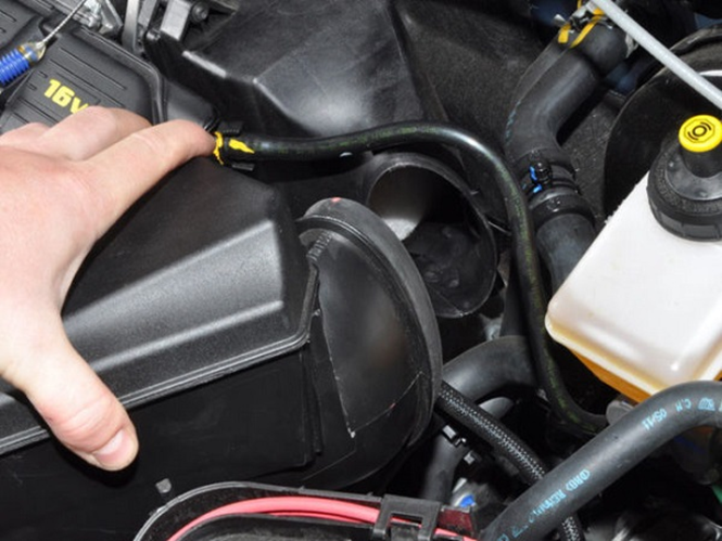 Как заменить воздушный фильтр на Лада Ларгус в домашних условиях