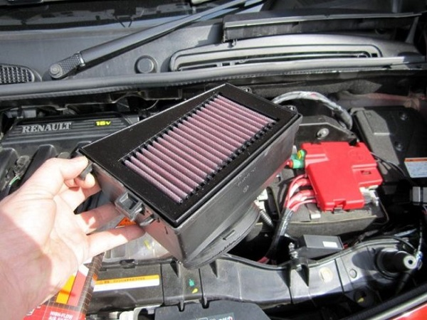 Как заменить воздушный фильтр на Лада Ларгус в домашних условиях