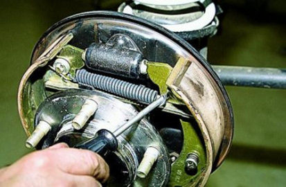 Как самостоятельно заменить тормозные колодки на ВАЗ 21213