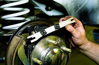 Как самостоятельно заменить тормозные колодки на ВАЗ 21213