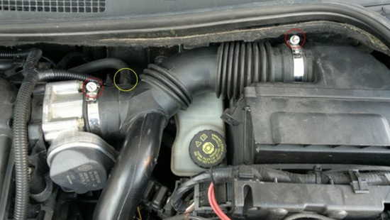 Самостоятельная очистка дроссельного узла на автомобиле Renault Megane Самостоятельная очистка дроссельного узла на автомобиле Renault Megane