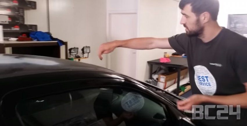 Как наклеить виниловую пленку для авто своими руками (оклейка автомобиля винилом)