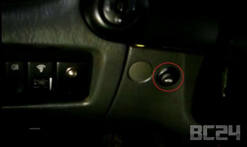 Установка кнопки открывания багажника