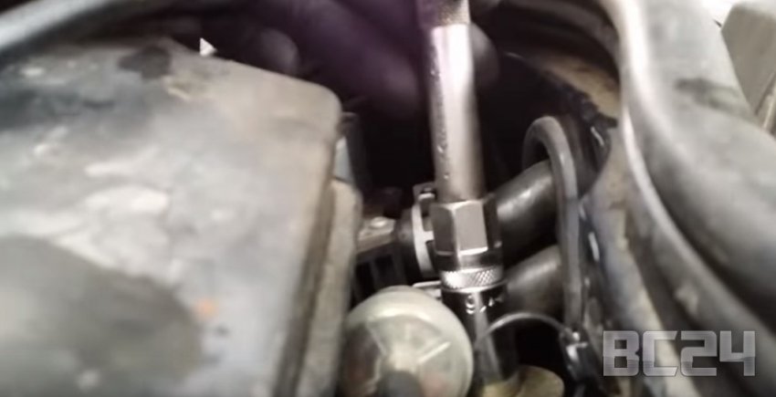 Как поменять амортизаторы своими руками - инструкции и видео