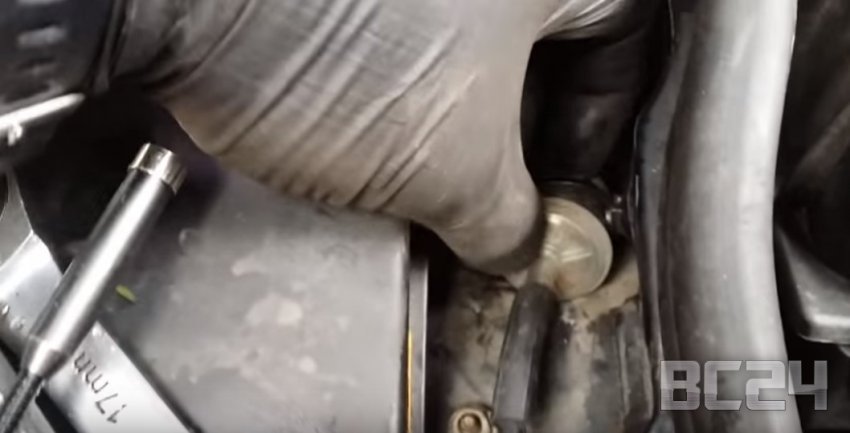 Как поменять амортизаторы своими руками - инструкции и видео