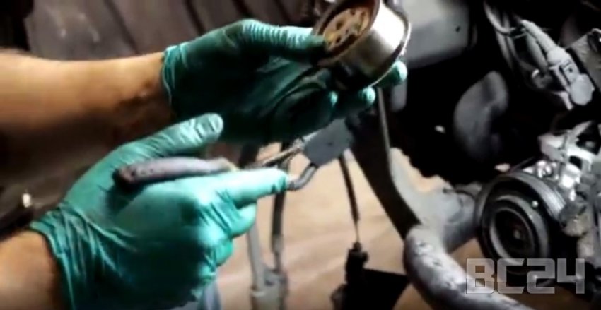 Как поменять ремень ГРМ своими руками видео, фото инструкция