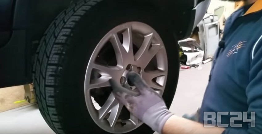 Как поменять тормозную жидкость своими руками с фото и видео